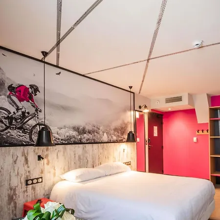 Ibis Styles Dinan Centre Ville Exterior photo
