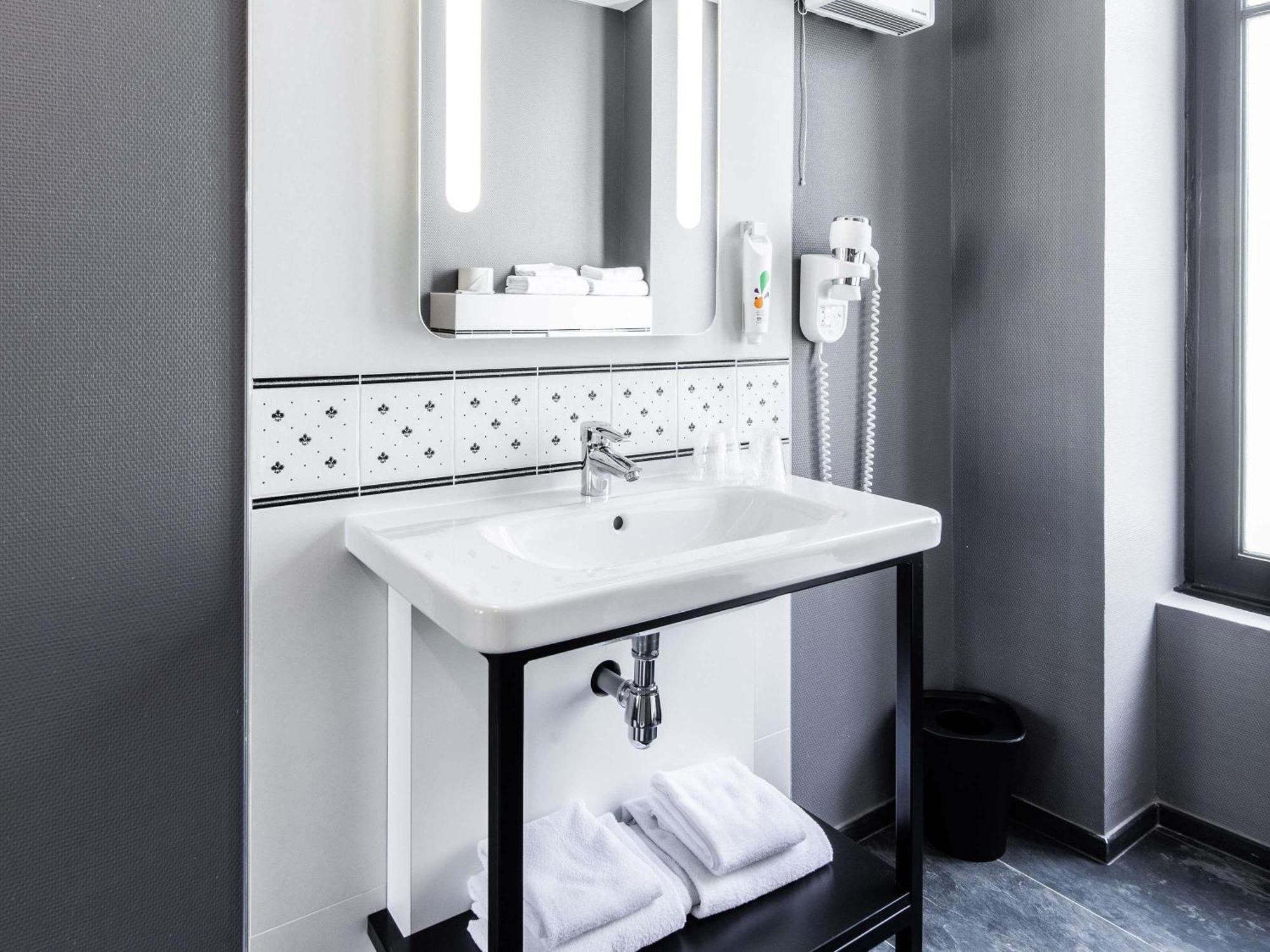 Ibis Styles Centre 3*